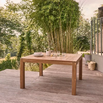 Table de jardin en teck massif carrée 8 places