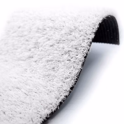 Gazon artificiel Expo classé feu – Blanc – 22 mm – Rouleau de 2m x 18m