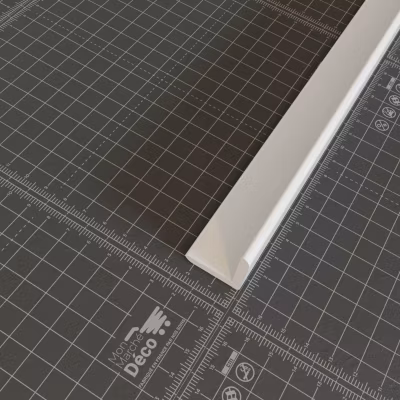 Baguette d&rsquo;Angle PVC Cellulaire 25 mm – Longueur 2.50 m – Lot de 5 – Blanc