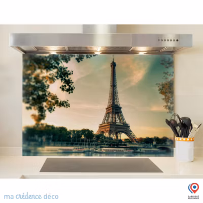 Crédence cuisine fond de hotte Tour Eiffel crépuscule – Verre trempé – L 90 cm x H 60 cm – MaCrédenceDéco