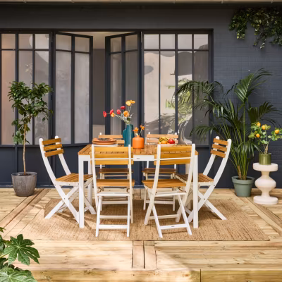 Table de jardin bois d&rsquo;acacia + 6 assises blanc. 120 x 80 x 75 cm