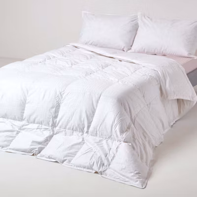 Couette Premium chaude spéciale hiver en duvet d&rsquo;oie 13.5 Tog – 135 x 200 cm – HOMESCAPES