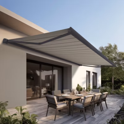 Store banne Coffre intégral PROTECT 2 Gris Anthracite 5×3,5m Motorisé à télécommande – Toile Grise Rayée