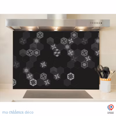 Crédence cuisine fond de hotte Carreaux Ciment Hexagonal 3 noir – Verre trempé – L 60 cm x H 45 cm – MaCrédenceDéco