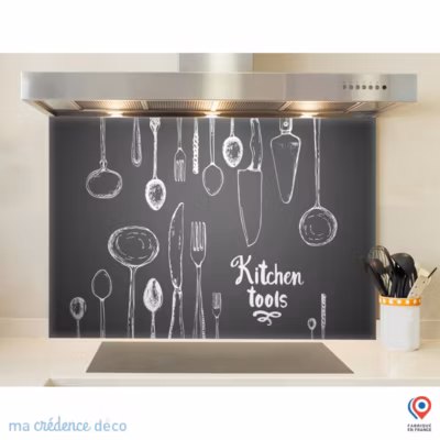 Crédence cuisine fond de hotte Ustensiles sur ardoise – Verre trempé – L 70 cm x H 60 cm – MaCrédenceDéco