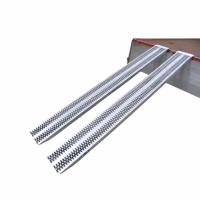 Longueur de rampe 1.50m – Hauteur à franchir de 450mm – charge max par paire 4500kg pour empattement 1250mm – Vendue à l&rsquo;unité –